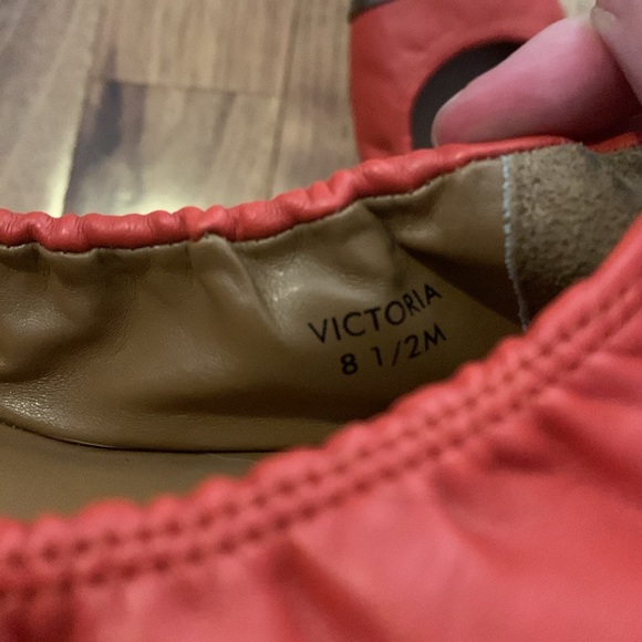 Tahari ballet flats - Picture 3 of 5